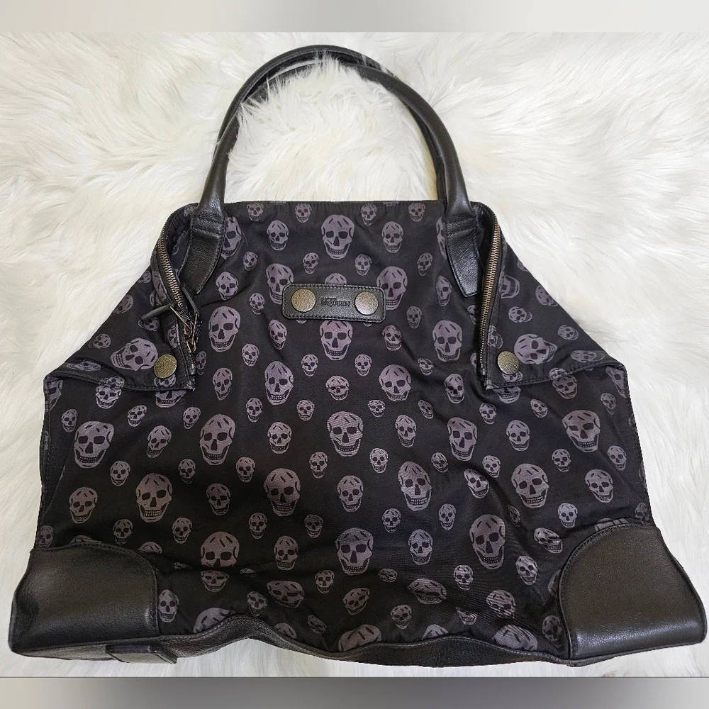 🎉🎉🎉HOST PICK🎉🎉🎉Alexander McQueen - Faithful De-Manta Tote - Picture 16 of 17